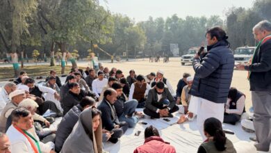Photo of Greater Noida: जी-राम-जी के विरोध में उतरे कांग्रेसी, कलेक्ट्रेट पर किया अनशन