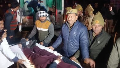 Photo of शारदा विश्वविद्यालय में सायरन बजते ही किया गया ब्लैक आउट, अफरा—तफरी के बीच पहुंची एम्बुलेंस!