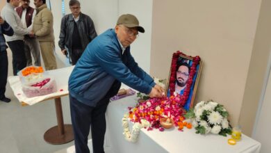 Photo of Greater Noida: शोकसभा में बोले इंजीनियर के पिता-बेटा तो वापस नहीं आ सकता, कार्रवाई ऐसी हो कि दूसरा युवराज ने हो त्रासदी का शिकार