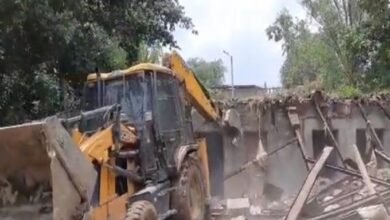 Photo of नोएडा में जमीन खरीदने जा रहे हैं? पहले ये खबर पढ़ लें, वरना पछताना पड़ेगा!