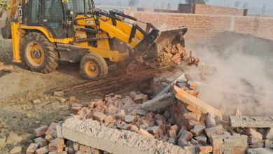 Photo of Greater Noida: ग्रेनो प्राधिकरण का गरज रहा बुल्डोजर, कॉलोनाइजरों के कब्जे से मुक्त कराई 45 हजार वर्ग मीटर जमीन