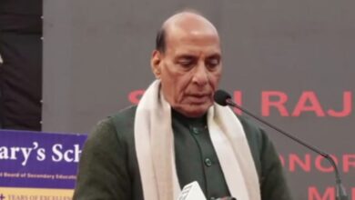 Photo of Greater Noida: रक्षा मंत्री बोले- बच्चों में संस्कार के साथ चरित्र पैदा करना स्कूलों की जिम्मेदारी