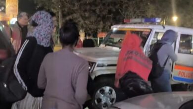 Photo of Noida: मसाज पार्लर पर पुलिस का बड़ा एक्शन, छापेमारी के दौरान भागने लगी युवतियां