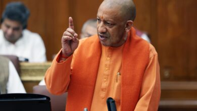 Photo of मंदिर से भी यूपी की अर्थव्यवस्था हो रही मजबूत, छोटे दुकानदारों और रेहड़ी-पटरी वालों की आय में हुई बढ़ोत्तरी
