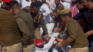 Photo of Greater Noida: गलगोटिया विश्वविद्यालय पर तालाबंदी करने जा रहे 32 गिरफ्तार, सपा छात्रसभा ने किया था ऐलान