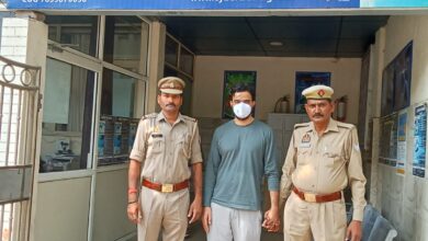 Photo of Noida: पहले सिंगापुर और अन्य देशों का कराता था टिकट बुक, फिर लाखों की चूना लगा हो जाता था फरार, गिरफ्तार