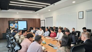 Photo of Noida: जेवर एयरपोर्ट के पास नो फ्लाइंग जोन में ड्रोन उड़ाने और लेजर लाइट पर लगी रोक, बैठक में लिया गया निर्णय