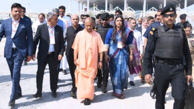 Photo of Noida: नोएडा एयरपोर्ट पहुंचे सीएम योगी ने समीझा बैठक, विदेशी यात्रियों को देखने को मिलेगी भारतीय सांस्कृति की झलक