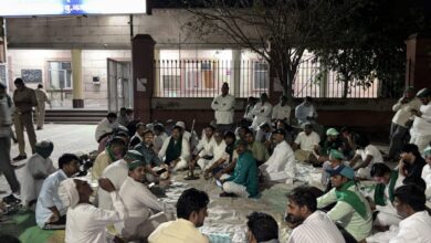 Photo of किसान नेता चौधरी राकेश टिकैत की गिरफ्तारी के विरोध में गौतम बुद्ध नगर में भारतीय किसान यूनियन का प्रदर्शन