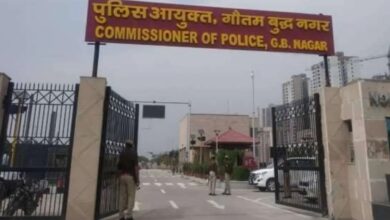 Photo of नोएडा में सख्ती का दौर, कमिश्नर लक्ष्मी सिंह का बड़ा कदम—लापरवाह अफसरों पर गिरी गाज