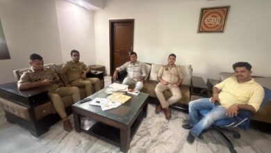 Photo of Noida: नोएडा हिंसा के बीच किसान नेता किए गए हाउस अरेस्ट, पुलिस पर लगाए गंभीर आरोप