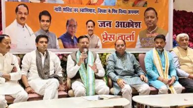 Photo of Noida: ‘महिलाएं संभालेंगी जिम्मेदारी तो ख़त्म होगी पारिवारिक यारी, पंकज चौधरी का सपा-कांग्रेस पर तंज