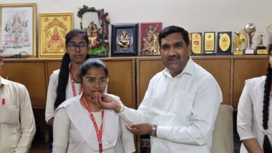 Photo of Noida: किसान की बेटी बनी टॉपर, 10वीं और 12वीं के रिजल्ट में आया सुधार