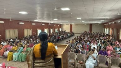 Photo of Noida: महिलाओं ने 17 अप्रैल को लोकतंत्र के लिए बताया काला दिवस, सपा-कांग्रेस ने किया महिलाओं का अपमान