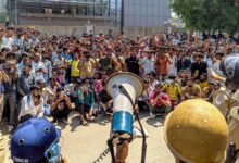 Photo of नोएडा हिंसा का मास्टरमाइंड आदित्य आनंद तमिलनाडु से गिरफ्तार: QR कोड से भड़काई भीड़, पाकिस्तानी कनेक्शन की जांच तेज