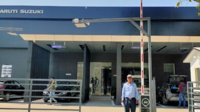 Photo of नोएडा: श्रमिकों का प्रदर्शन हिंसक, विपुल मोटर्स सेक्टर 63 में शोरूम में तोड़फोड़ और आगजनी