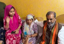 Photo of खोड़ा हत्याकांड: पीड़ित परिवार से मिले पंडित सुनील भराला, बोले- दोषियों को किसी भी कीमत पर बख्शा नहीं जाएगा