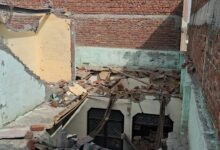 Photo of Noida: आंधी की वजह से रबूपुरा में निर्माणधीन मकान की दीवार गिरने से दो घर क्षतिग्रस्त, सुरक्षित बाहर निकाले गए लोग