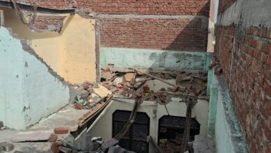 Photo of Noida: आंधी की वजह से रबूपुरा में निर्माणधीन मकान की दीवार गिरने से दो घर क्षतिग्रस्त, सुरक्षित बाहर निकाले गए लोग