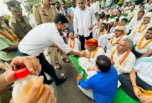 Photo of Greater Noida News: शेष 4% विकसित भूखंड की मांग को लेकर किसानों का प्राधिकरण पर एक दिवसीय अनशन, एक माह में समाधान का आश्वासन