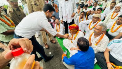 Photo of Greater Noida News: शेष 4% विकसित भूखंड की मांग को लेकर किसानों का प्राधिकरण पर एक दिवसीय अनशन, एक माह में समाधान का आश्वासन