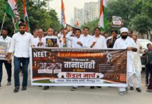Photo of NEET परीक्षा का मामला: शिक्षा मंत्री के बाद अब ग्रेनो वेस्ट से उठी गृहमंत्री के इस्तीफे की मांग, कांग्रेसियों ने निकाला कैंडल मार्च