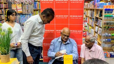 Photo of नोएडा में आलोक रंजन की पुस्तक Beyond GDP को मिला शानदार प्रतिसाद, 100 से अधिक प्रतियां बिकीं