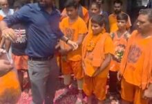 Photo of Noida: सावन माह में बम भोले की गूंज, SDM ने कांवड़ियों पर बरसाए फूल, नानकेश्वर महादेव मंदिर में ड्रोन से निगरानी शुरू