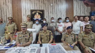 Photo of Noida: 29 लाख लूट की वसूली में पांच गिरफ्तार, याद आई स्पेशल 26 मूवी, कथित पुलिसकर्मी बनकर बनाया था बंधक