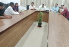 Photo of Noida: आवारा कुत्तों को लेकर होने वाले विवाद के मामले में ग्रेनो प्राधिकरण का बड़ा कदम, दो जगह डॉग फीडिंग पॉइंट बनाने पर सहमति
