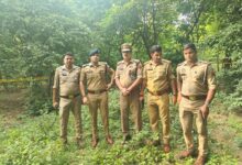 Photo of Noida: मासूम की हत्या कर शव को बोरे में डालकर खेत में फेंकने वाले ‘दरिंदे’ पुलिस मुठभेड़ में ढेर, कांस्टेबल घायल