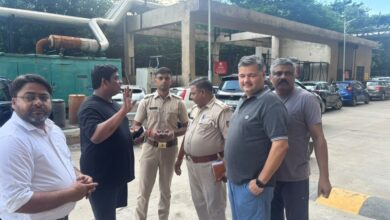Photo of Noida: ग्रेनो वेस्ट की लॉ रेजिडेंशिया सोसाइटी में फिर किया उल्लू ने हमला, वन विभाग की टीम ने किया निरीक्षण