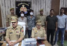 Photo of Noida: चेकिंग के दौरान गिरफ्तार युवक निकला खूंखार अपराधी, हत्या-गैंगस्टर में शामिल बदमाशों से लूट के 22 मोबाइल बरामद