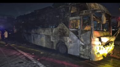 Photo of बस हादसा: पोस्टमॉर्टम हाउस में पायल देखकर रोने लगा नातिन, अभी अन्य की पहचान जारी