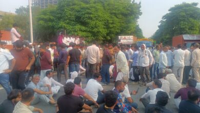 Photo of Noida: घर से निकला छात्र बेहोशी की हालत में मिला, मौत के बाद गुस्साए परिजनों ने किया प्रदर्शन