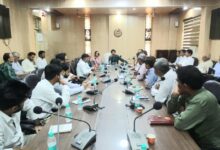 Photo of Noida: 42 मतदेय स्थलों पर होगी MLC चुनाव की वोटिंग, प्रशिक्षण में गायब रहने वाले 14 कर्मचारियों को CDO की सख्त हिदायत