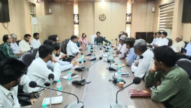 Photo of Noida: 42 मतदेय स्थलों पर होगी MLC चुनाव की वोटिंग, प्रशिक्षण में गायब रहने वाले 14 कर्मचारियों को CDO की सख्त हिदायत