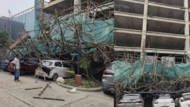 Photo of Noida: बारिश और आंधी की वजह से आइथम हाइट्स की निर्माणाधीन इमारत की शटरिंग गिरी, पार्किंग में खड़ी 14 गाड़ियां हुई क्षतिग्रस्त