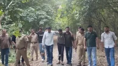 Photo of Noida: छह साल के मासूम के अपहरण के सात आरोपी गिरफ्तार, तीन को लगी गोलियां, दिल्ली में बेचा गया बच्चा