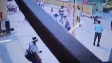 Photo of Noida: ग्रेनो वेस्ट में स्टिकर मांगने पर भड़का कार चालक, सुरक्षा सुपरवाइजर से मारपीट, गार्डों पर गाड़ी चढ़ाने की कोशिश
